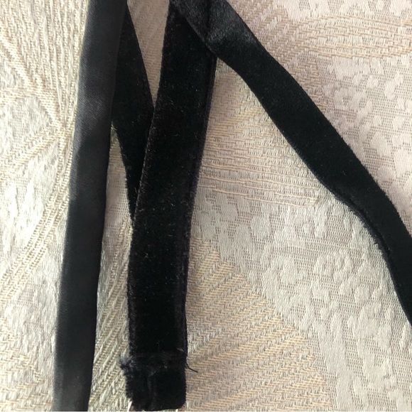 Victorias Secret Designer Collection Fashion Show velvet lace bra 36C New - Picture 5 of 8